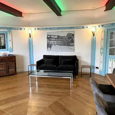 Residenz Im Alten Wasserturm * وبرتال